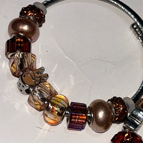 Chic Multicolor Beaded Bracelet with Silver Accents - Picture 2 of 3